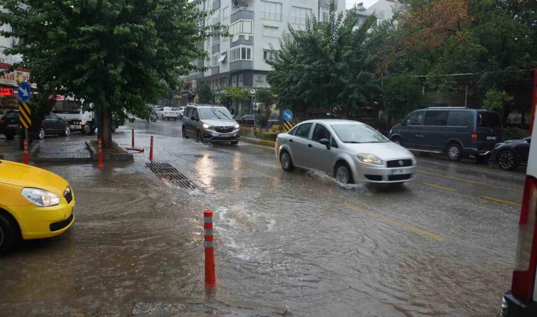 Aydın’da sabah saatlerinde başlayan yağış, öğlen saatlerinde etkisini artırarak sağanak
