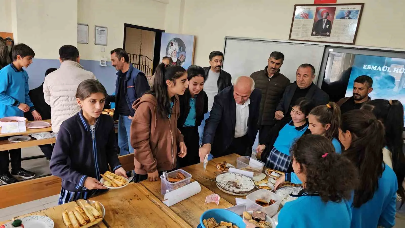 Bitlis’in Adilcevaz ilçesine bağlı Aydınlar beldesinde bulunan Aydınlar Beldesi Ortaokulu