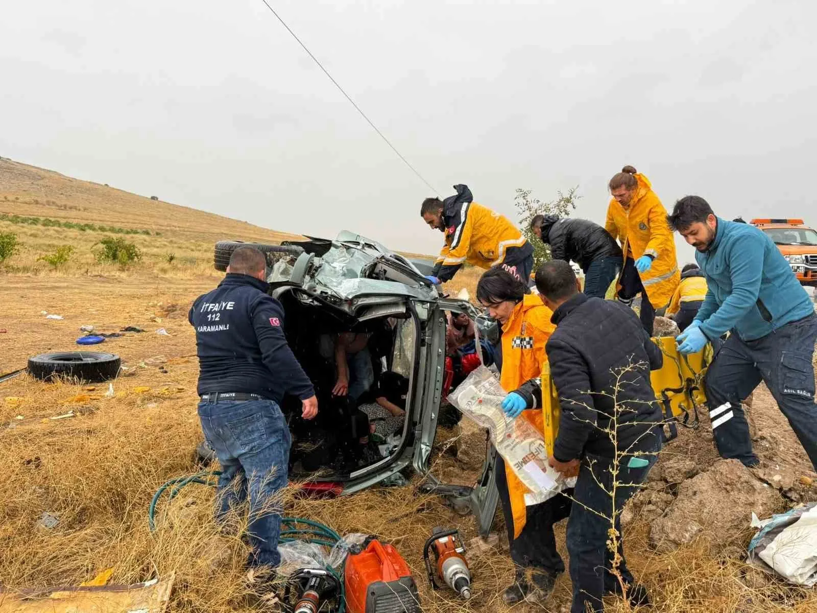 Burdur’un Karamanlı ilçesinde yol üzerindeki su birikintisi nedeniyle yaşanan kazanın