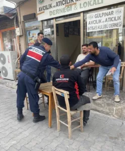 Çanakkale’nin Ayvacık ilçesinde jandarma ekipleri köy köy gezip vatandaşları siber