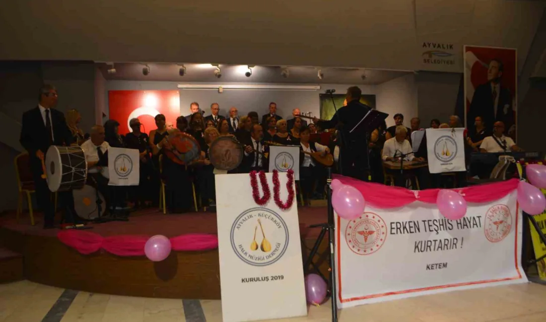 Balıkesir’in Ayvalık ilçesinde 1-6 Ekim Kanser Haftası nedeniyle düzenlenen konser