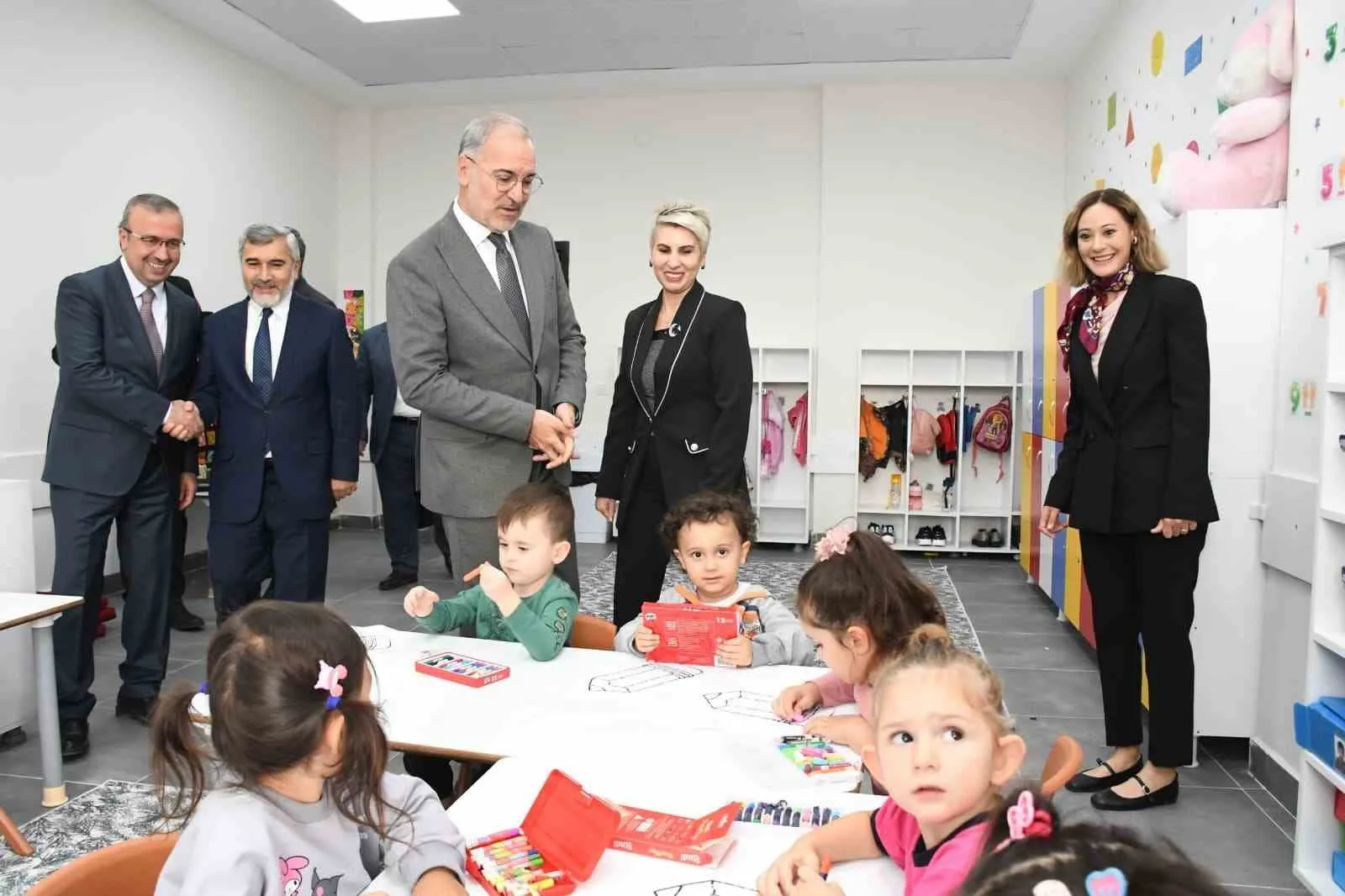 Eskişehir’de Aziz Sancar Anaokulu açılış programı gerçekleştirilirken törene Eskişehir Valisi