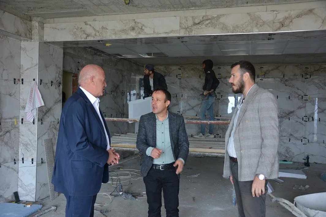 Babadağ Belediyesi tarafından yapımı devam eden sosyal tesislerde Başkan Kumral