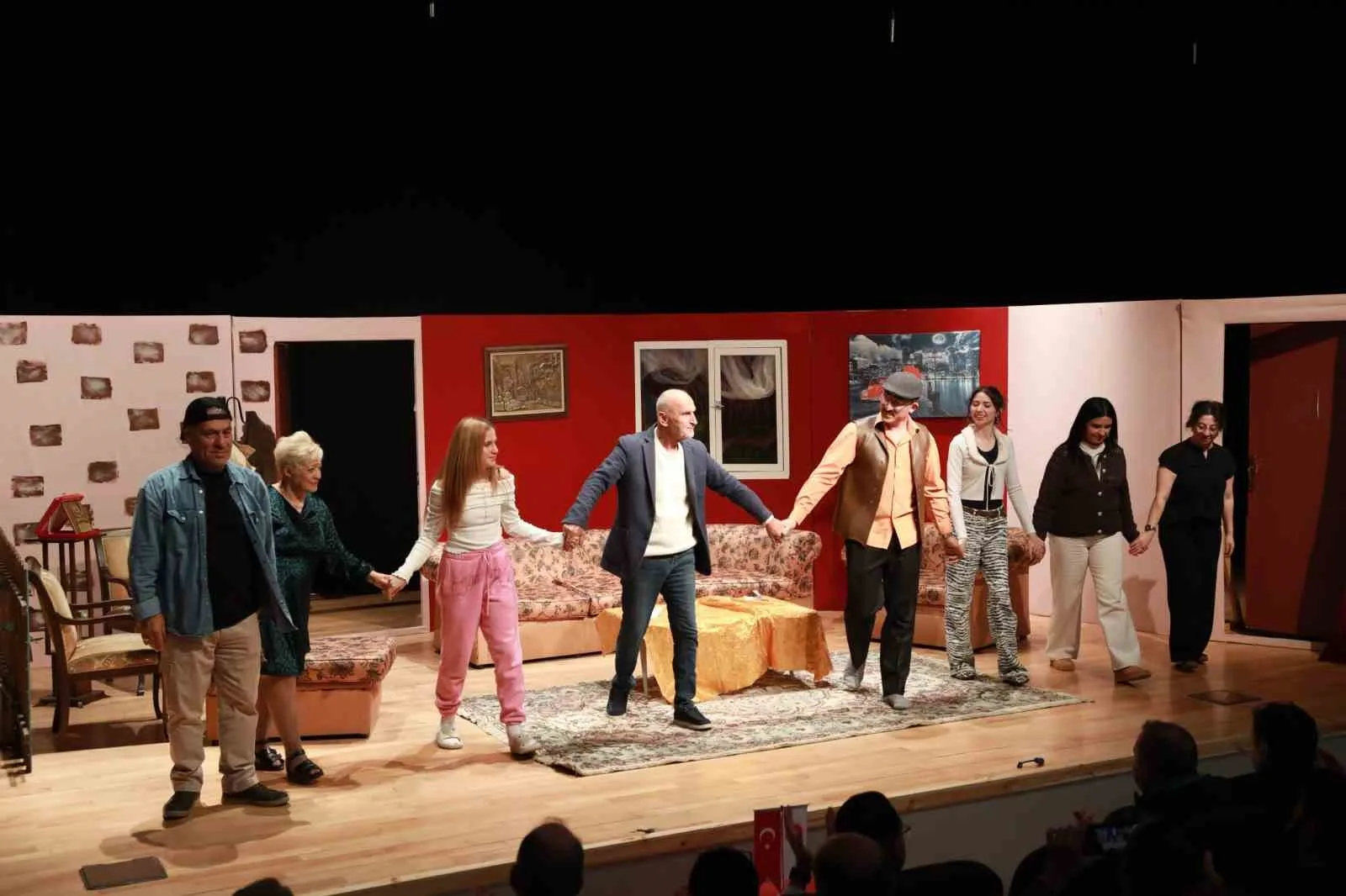 Keçiören Belediyesi tarafından ‘Babam Geri Döndü’ adlı iki perdelik komedi