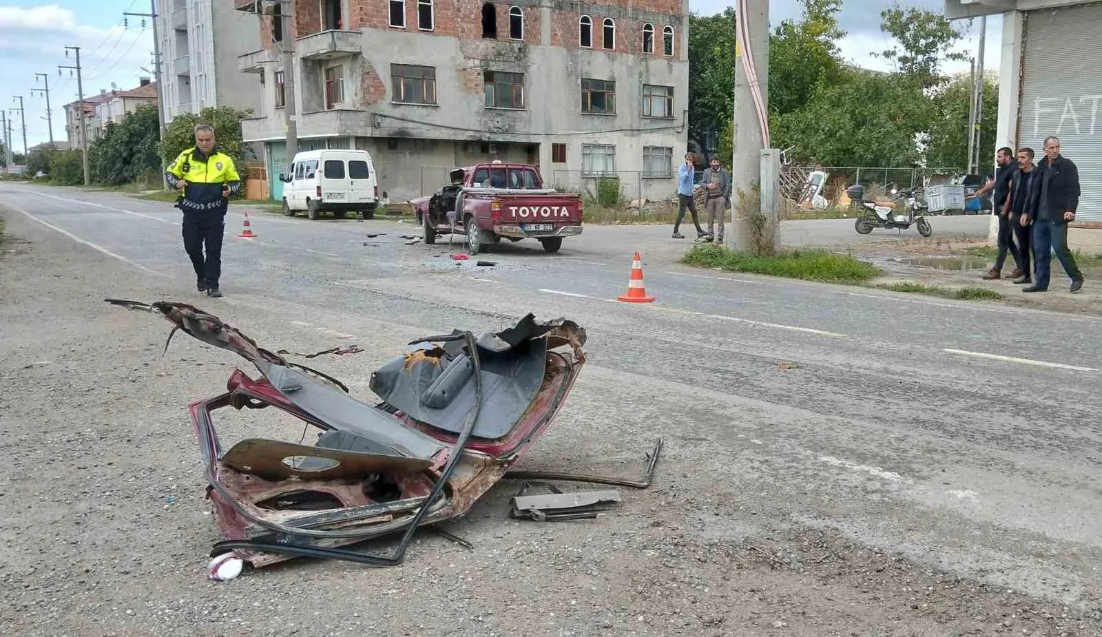 Samsun’un Bafra ilçesinde kamyon ile pikabın çarpıştığı kazada 1 kişi