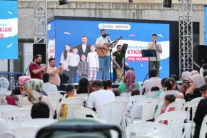 Bağcılar Belediyesi’nde görev yapan 5 personel, kurdukları “Beyefendiler “ile müzik
