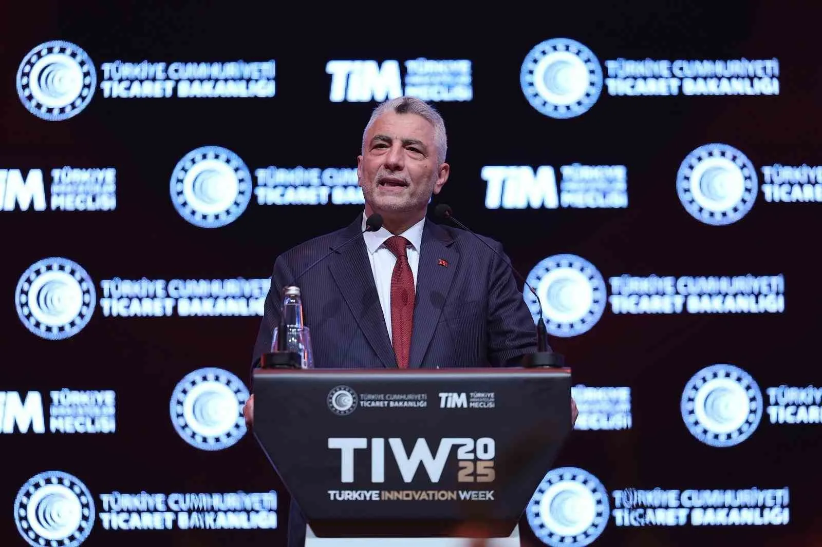 Ticaret Bakanı Ömer Bolat, Almanya’ya ihraç edilmek üzere 100 adet