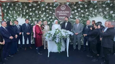 Aile ve Sosyal Hizmetler Bakanı Mahinur Özdemir Göktaş, evlilik kredisinden