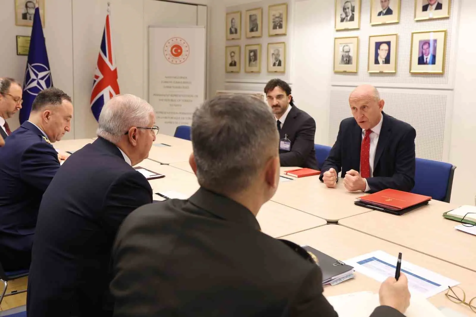 Milli Savunma Bakanı Yaşar Güler, Brüksel’de İngiltere Savunma Bakanı John