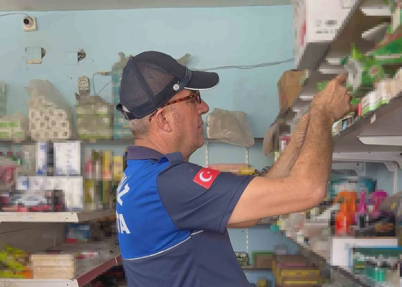 Mersin’in merkez Akdeniz ilçesinde zabıta ekiplerince yapılan denetimlerde, bir mahalle