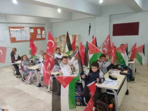 Balıkesir’deki okullarda eş zamanlı olarak Filistin ve Gazze temalı farkındalık