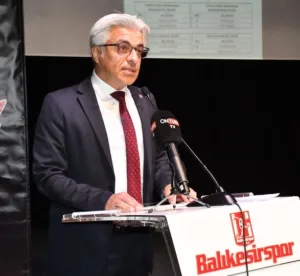 Balıkesirspor Olağanüstü Genel Kurulu Hasan Can Kültür Merkezinde gerçekleştirildi. Seçime