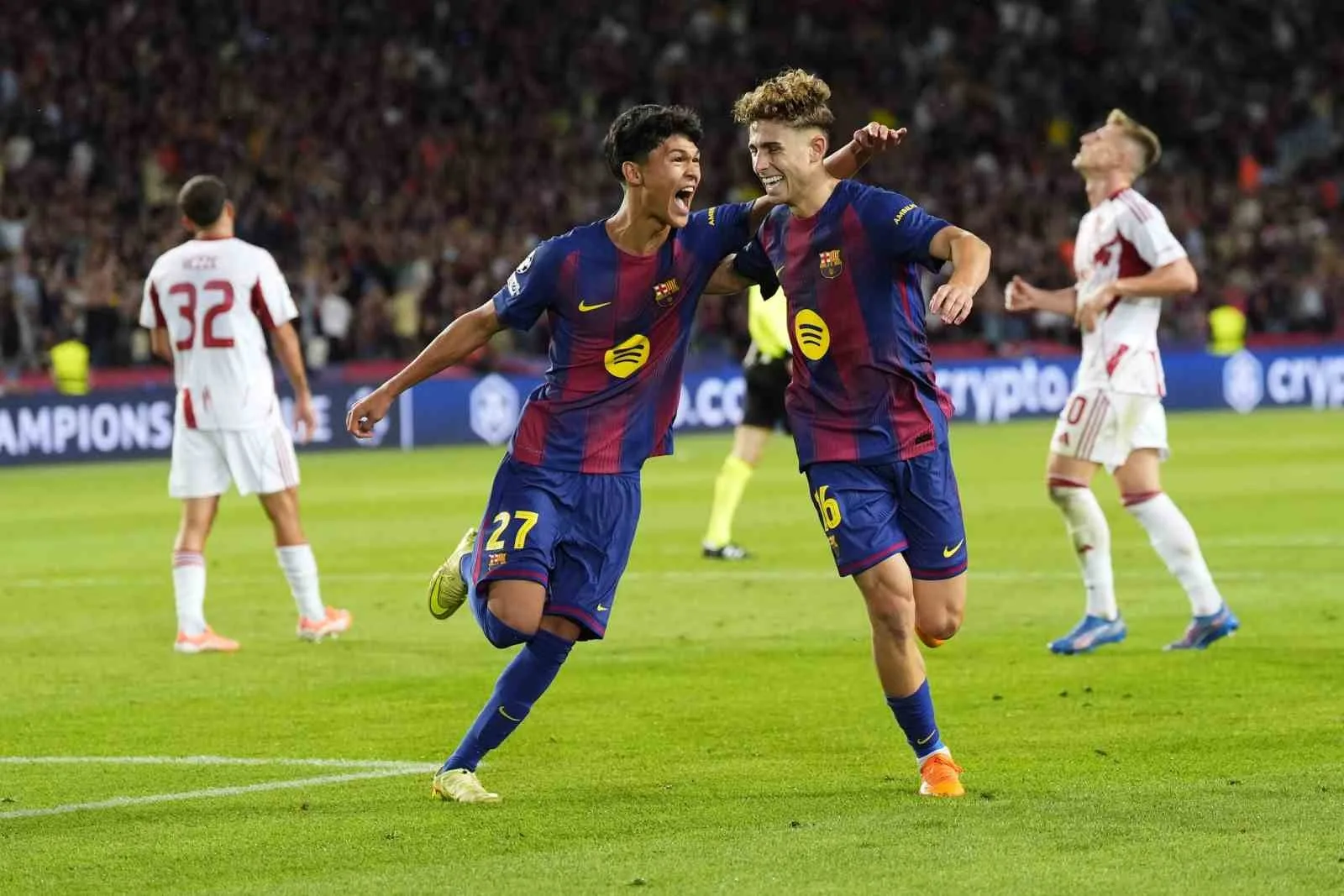 UEFA Şampiyonlar Ligi’nde Barcelona, Fermin Lopez’in hat-trick yaptığı maçta Olympiakos’u