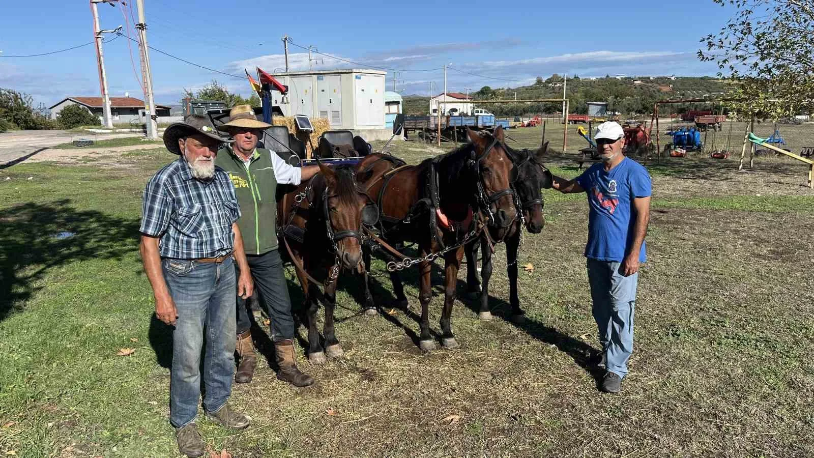 Atlarıyla Almanya’dan ’Peace Mission Jerusalem’ parolasıyla yola çıkan aktivistler, Bursa’da