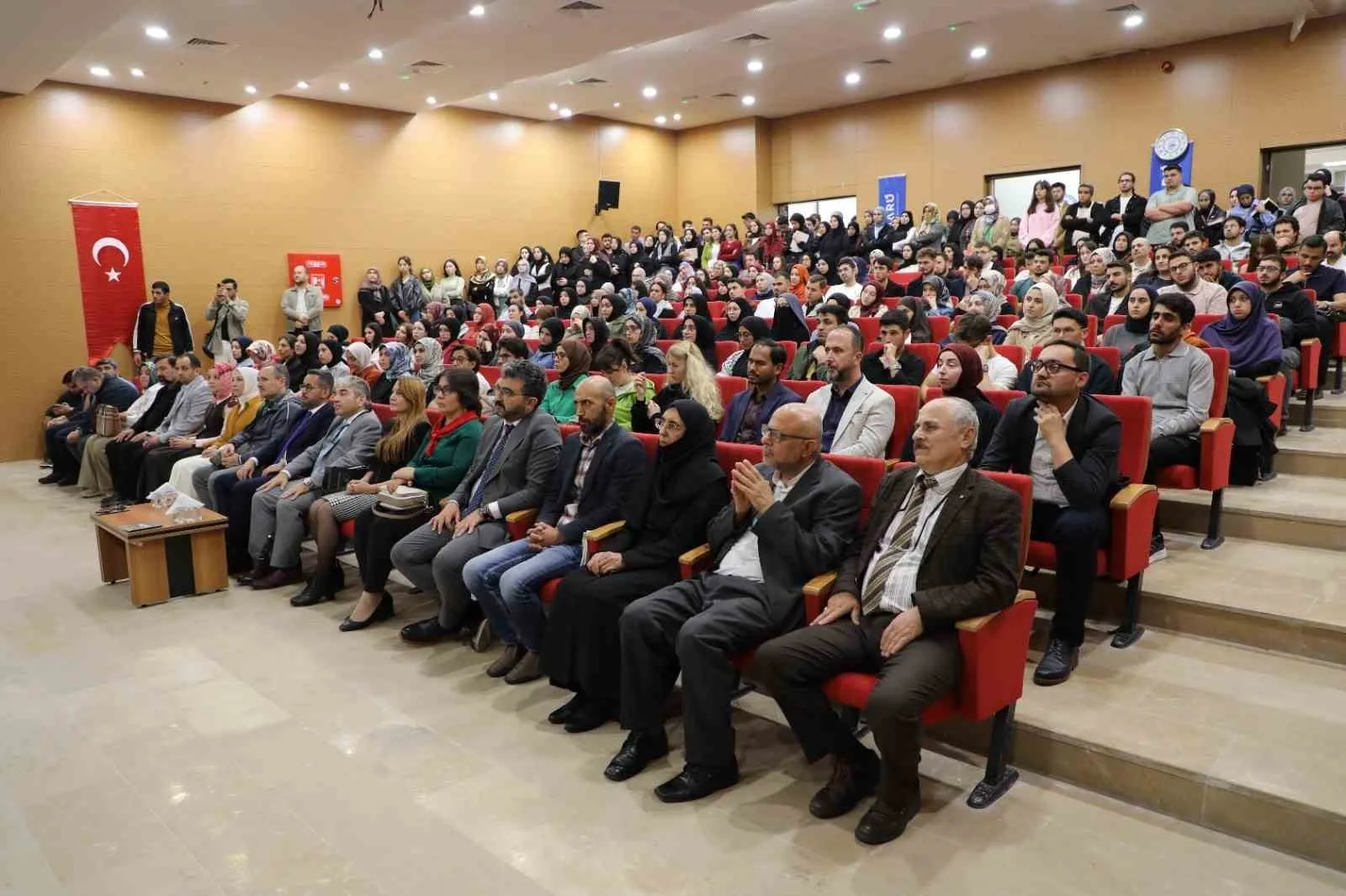 Bartın Üniversitesinde (BARÜ) düzenlenen panelde Filistin’de yaşanan insan hakları ihlalleri