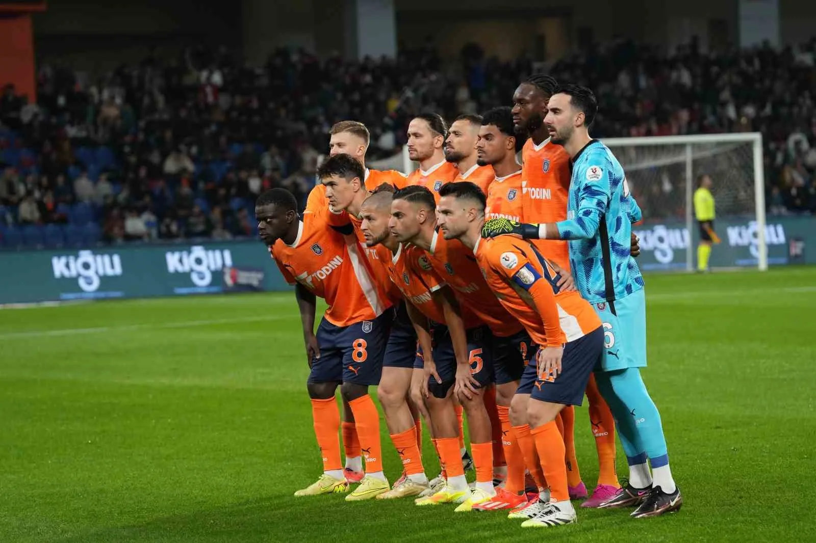 Başakşehir, Trendyol Süper Lig’de oynadığı 9 maçta 1 galibiyet, 3