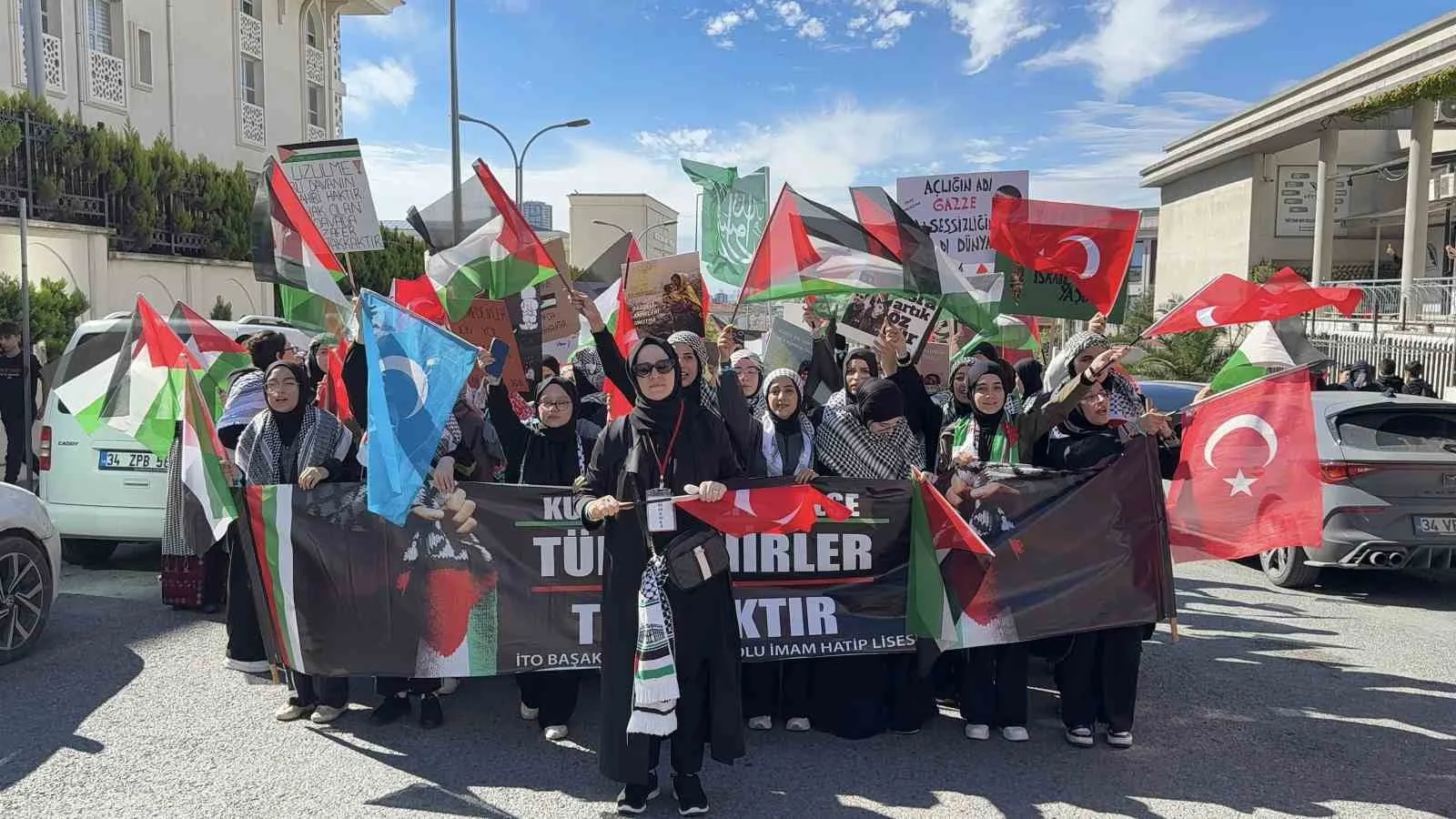 Başakşehir’de, Kudüs ve Gazze’de yaşanan insanlık dramına dikkat çekmek amacıyla