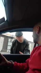Başakşehir’de durağının olmadığı bir yerde bir taksi sürücüsü diğer bir