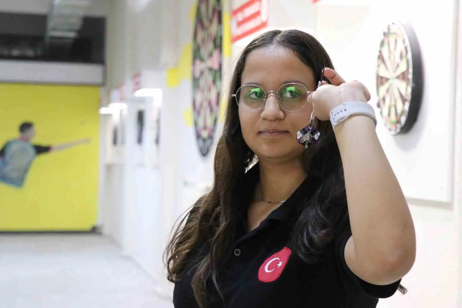 Denizli’de 4 yıl önce dart sporuyla tanışan 15 yaşındaki Ayşegül