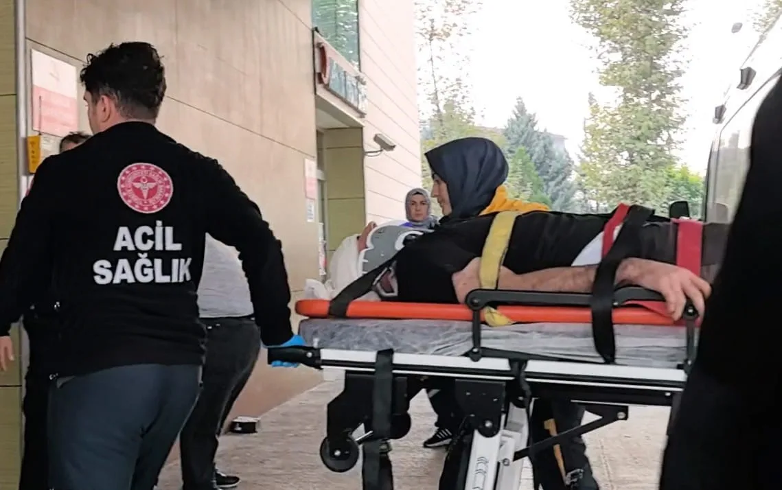 Bursa’nın İnegöl ilçesinde bir mobilya fabrikasında başına makine çarpan işçi