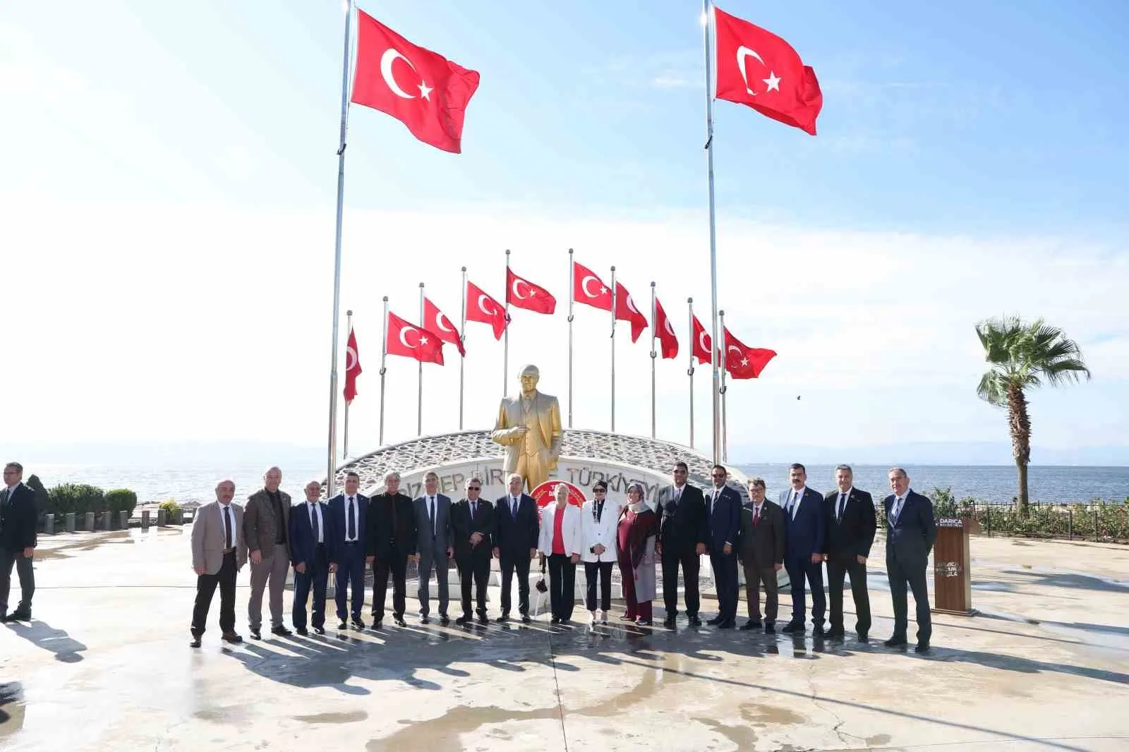 Darıca’da Muhtarlar Günü dolayısıyla tören düzenlendi. Törende konuşan Darıca Belediye