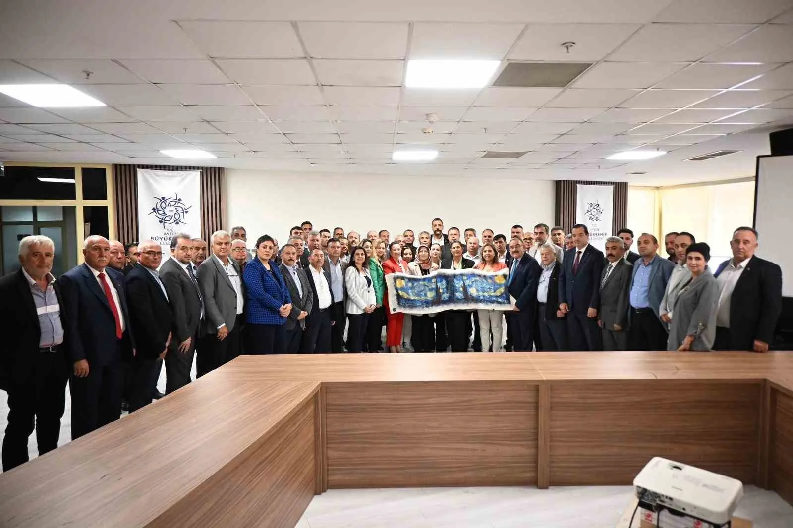 Aydın Büyükşehir Belediye Başkanı Özlem Çerçioğlu, Efeler ilçesinde görevlerini sürdüren