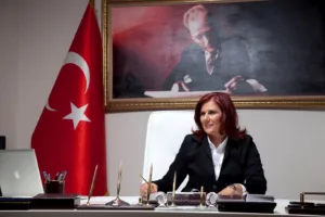Aydın Büyükşehir Belediye Başkanı Özlem Çerçioğlu, muhtarların demokrasi zincirinin ilk