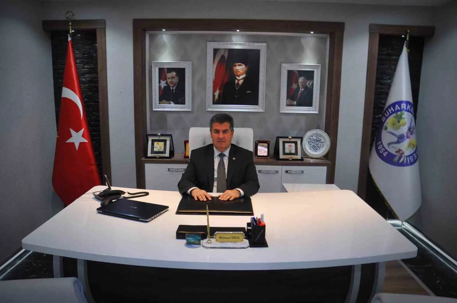 Buharkent Belediye Başkanı Mehmet Erol, kendileri hakkında “camileri satıyorlar” başlıklı