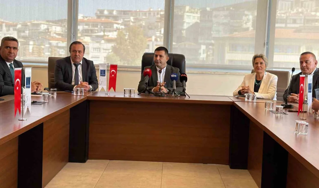 Kuşadası Belediye Başkanı Ömer Günel, Büyükşehir Belediye Meclisi’nde Aydın’ı kaosa