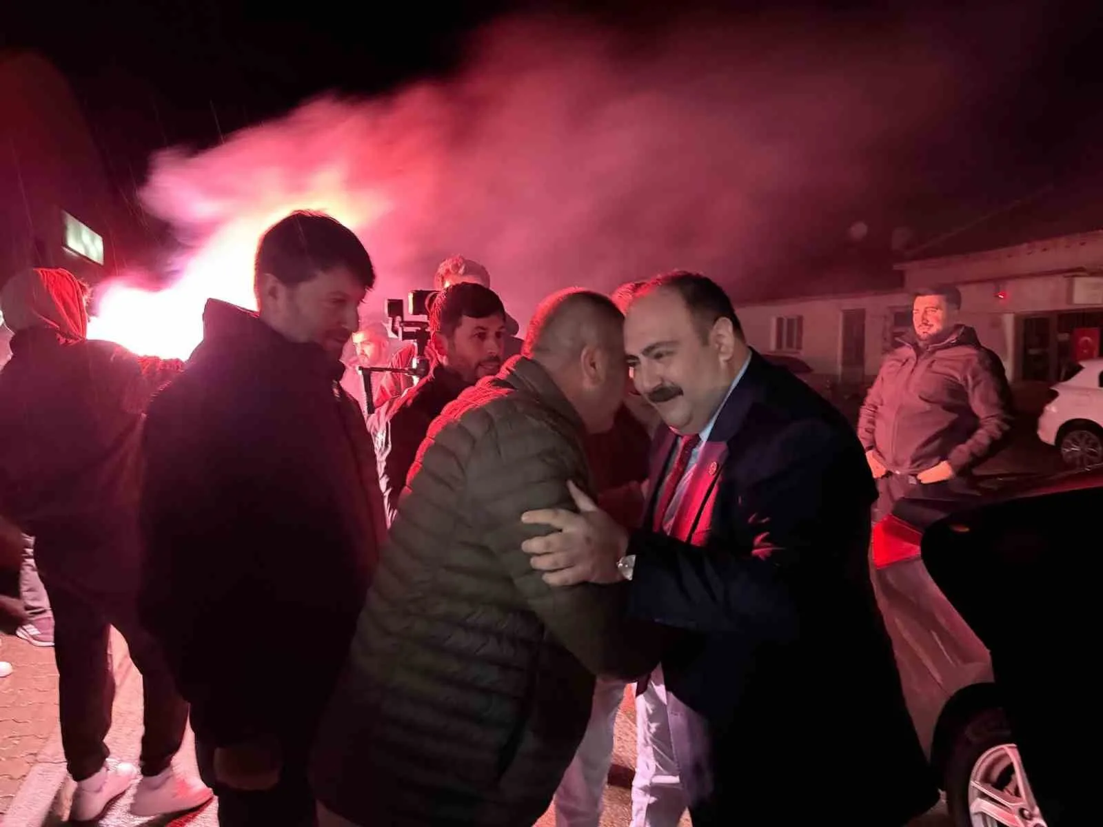 İnönü Belediye Başkanı Serhat Hamamcı, Oklubalı Mahallesi’ne ziyarette bulunup bölge