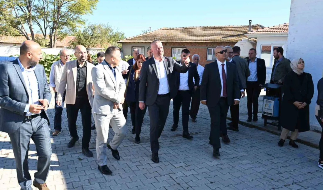 Karacabey Belediye Başkanı Fatih Karabatı, saha belediyeciliği anlayışını sürdürerek bu