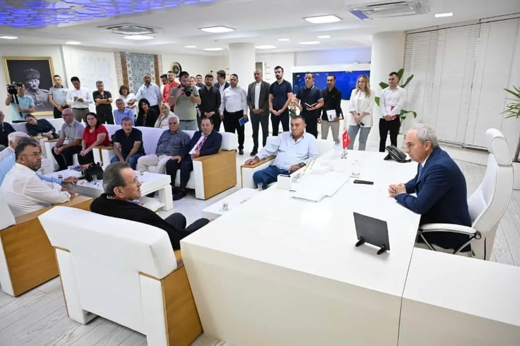 Kepez Belediye Başkanı Mesut Kocagöz, halk günü buluşmasında vatandaşların talep,