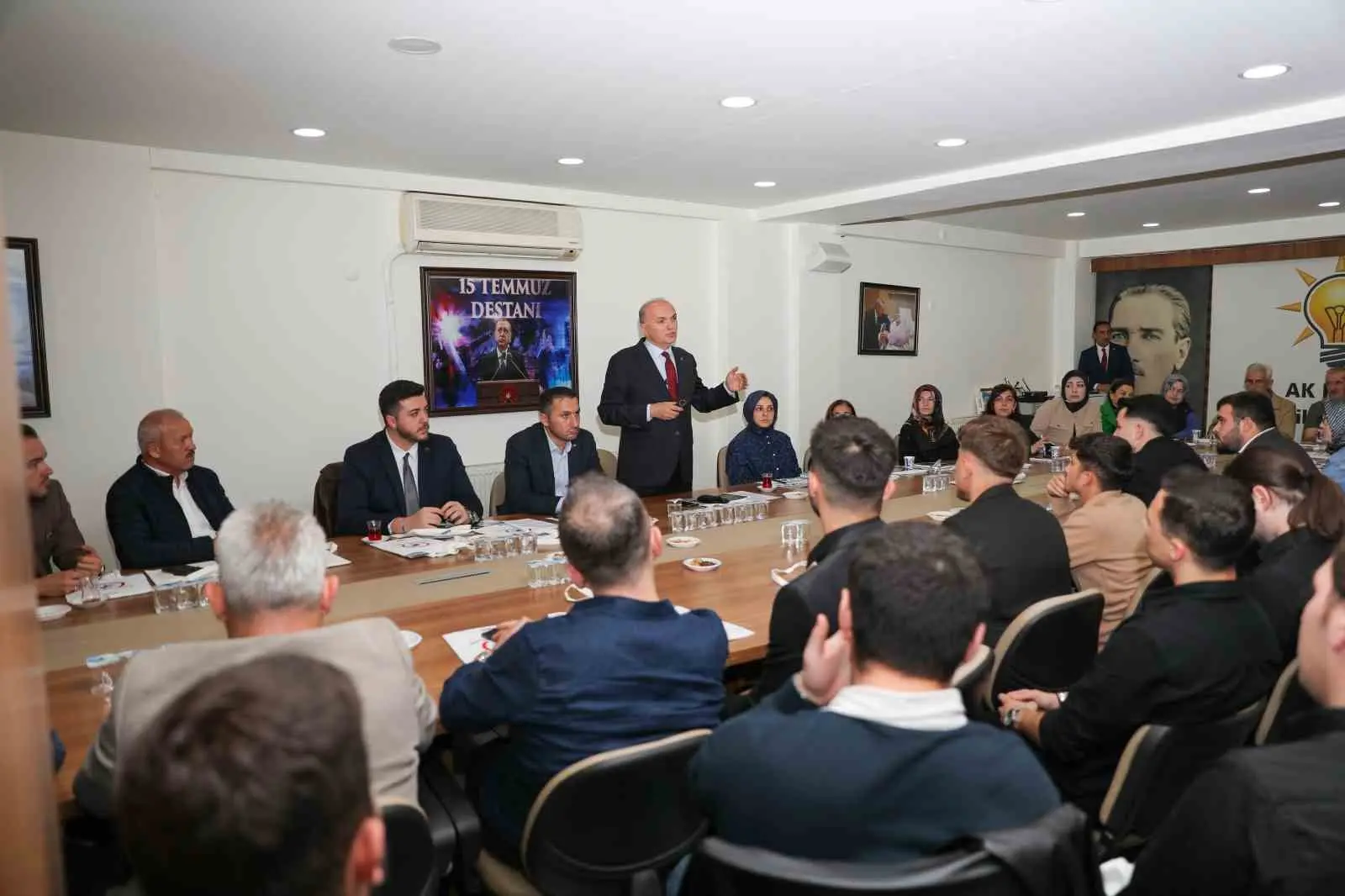 Düzce Belediye Başkanı Dr. Faruk Özlü, AK Parti il yönetim