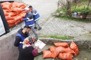 Samsun’un Canik Belediye Başkanı İbrahim Sandıkçı, ihtiyaç sahibi ve dar