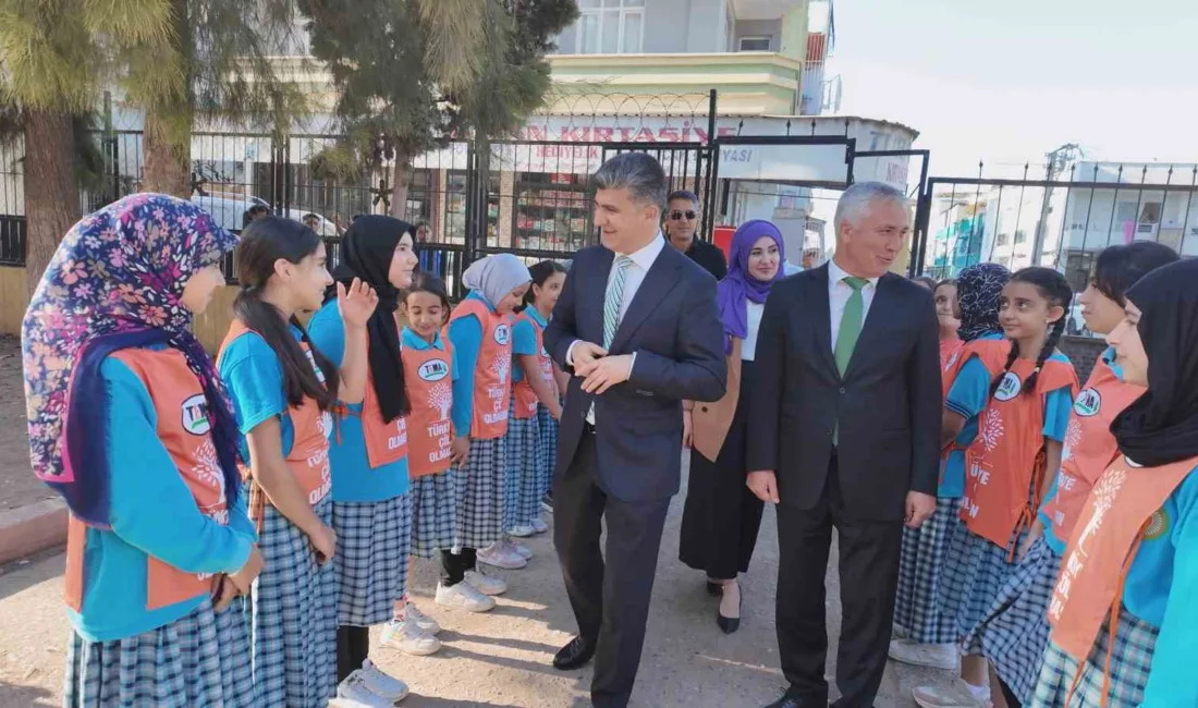 Akdeniz Kaymakamı ve Belediye Başkan Vekili Zeyit Şener, yeni eğitim-öğretim