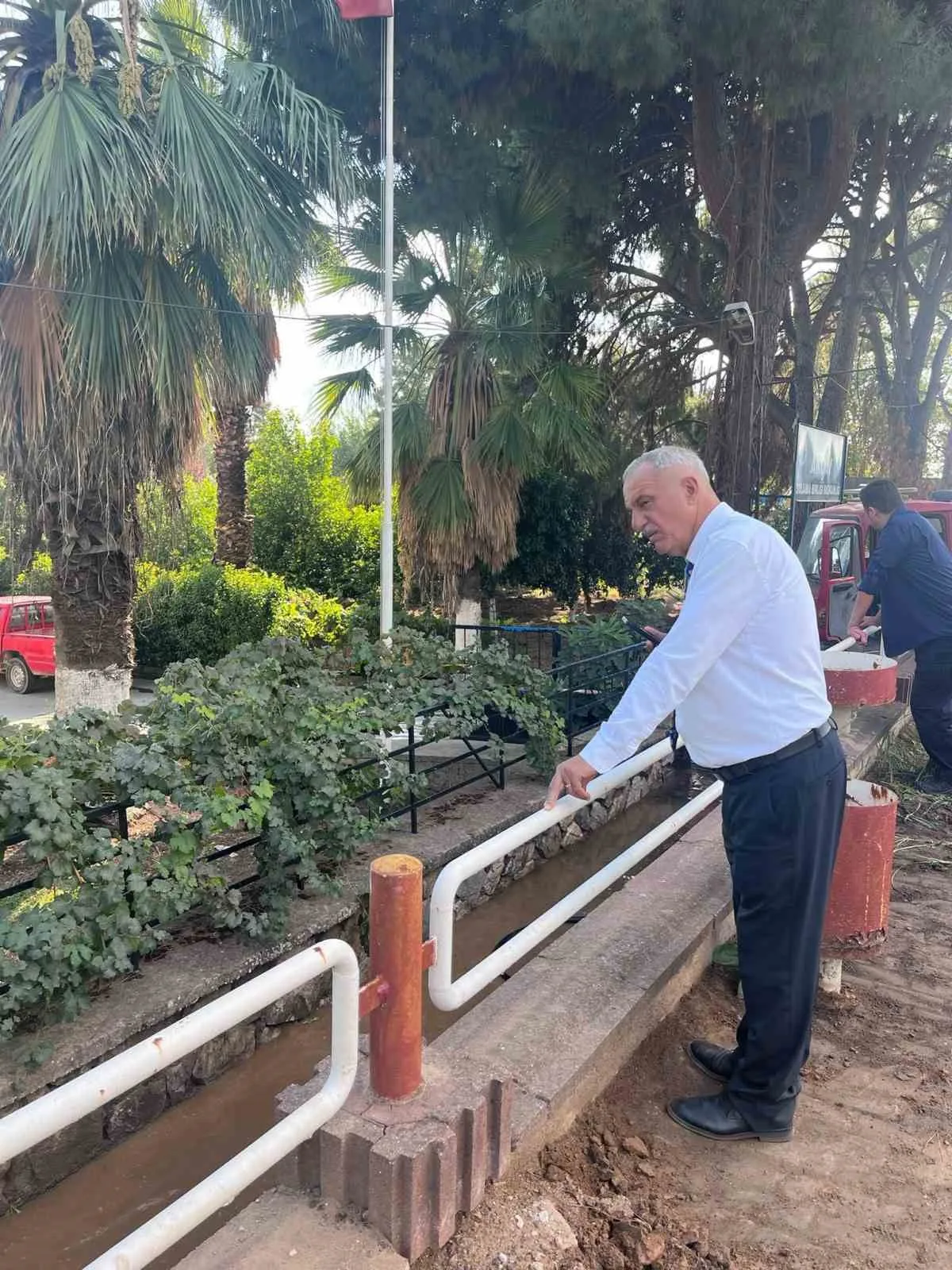 Sultanhisar Belediye Başkanı Osman Yıldırımkaya, ilçe genelinde yürütülen yol bakım,