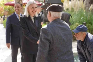 Bilecik Belediye Başkanı Melek Mızrak Subaşı, kent merkezinde çarşı esnafı
