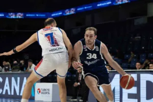 Basketbol Süper Ligi 4. haftasında Büyükçekmece Basketbol, sahasında karşılaştığı Bahçeşehir