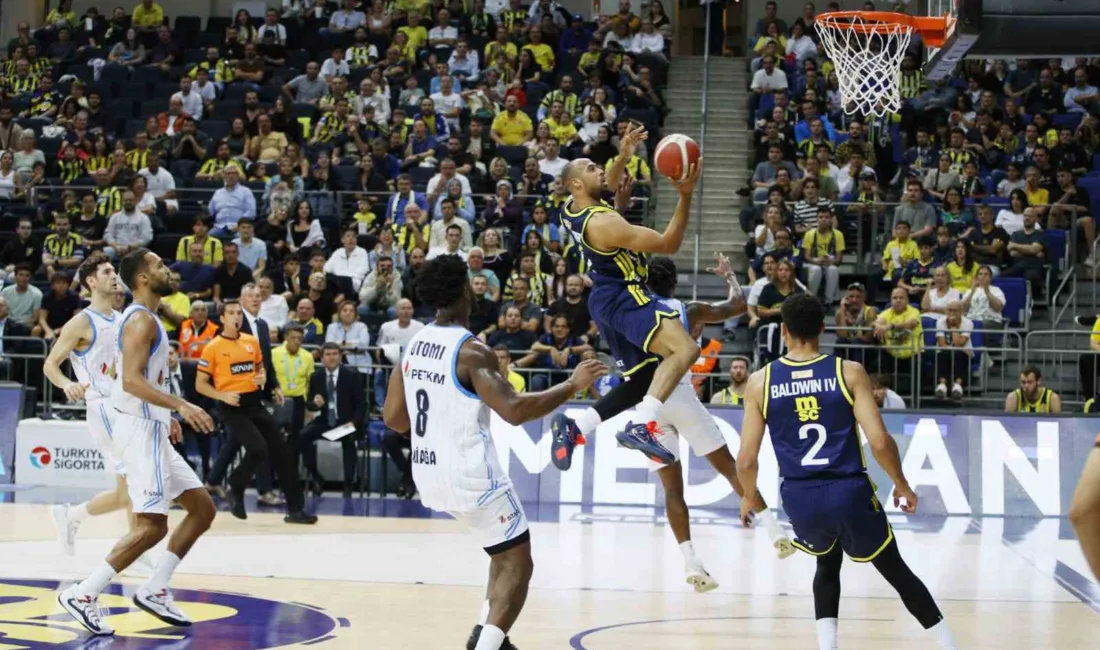 Türkiye Süper Sigorta Basketbol Süper Ligi 2. hafta maçında Fenerbahçe