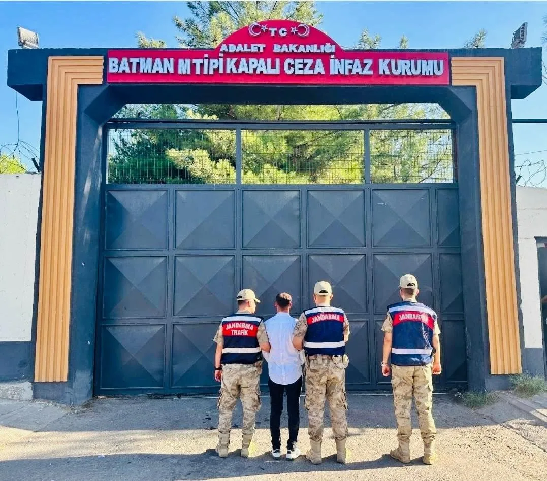 Batman İl Jandarma Komutanlığı ekipleri, merkez Kozluk ve Hasankeyf ilçelerinde