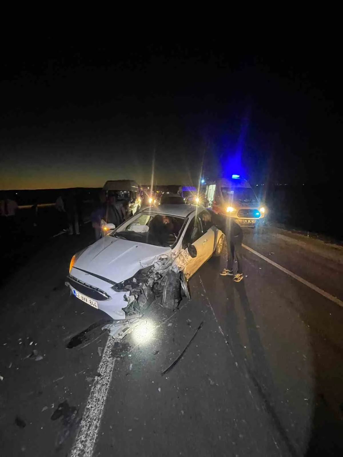 Batman’da iki aracın kafa kafaya çarpıştığı kazada 2 kişi yaralandı.