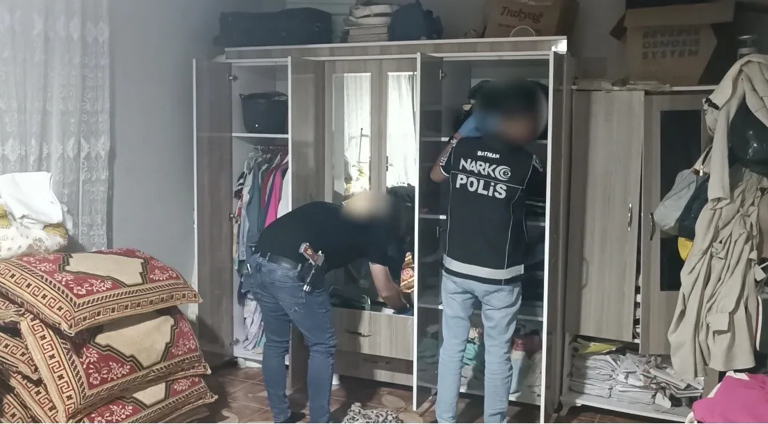 Batman’da düzenlenen uyuşturucu operasyonlarında çeşitli miktarlarda uyuşturucu madde ele geçirilirken,