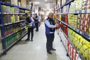 Battalgazi Belediyesi Zabıta Müdürlüğü ekipleri, vatandaşların güvenli ve sağlıklı alışveriş