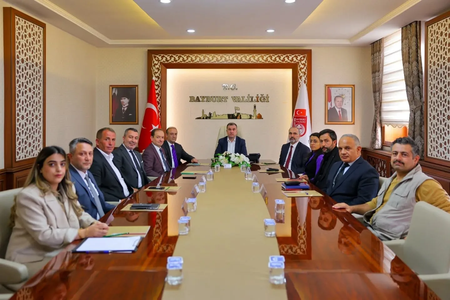 Bayburt Valisi Mustafa Eldivan başkanlığında, aromatik dikensiz kuşburnu üretimine ilişkin