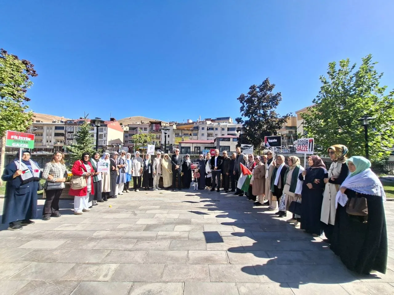 AK Parti Bayburt Kadın Kolları tarafından İsrail’in Gazze’ye yönelik saldırılarını