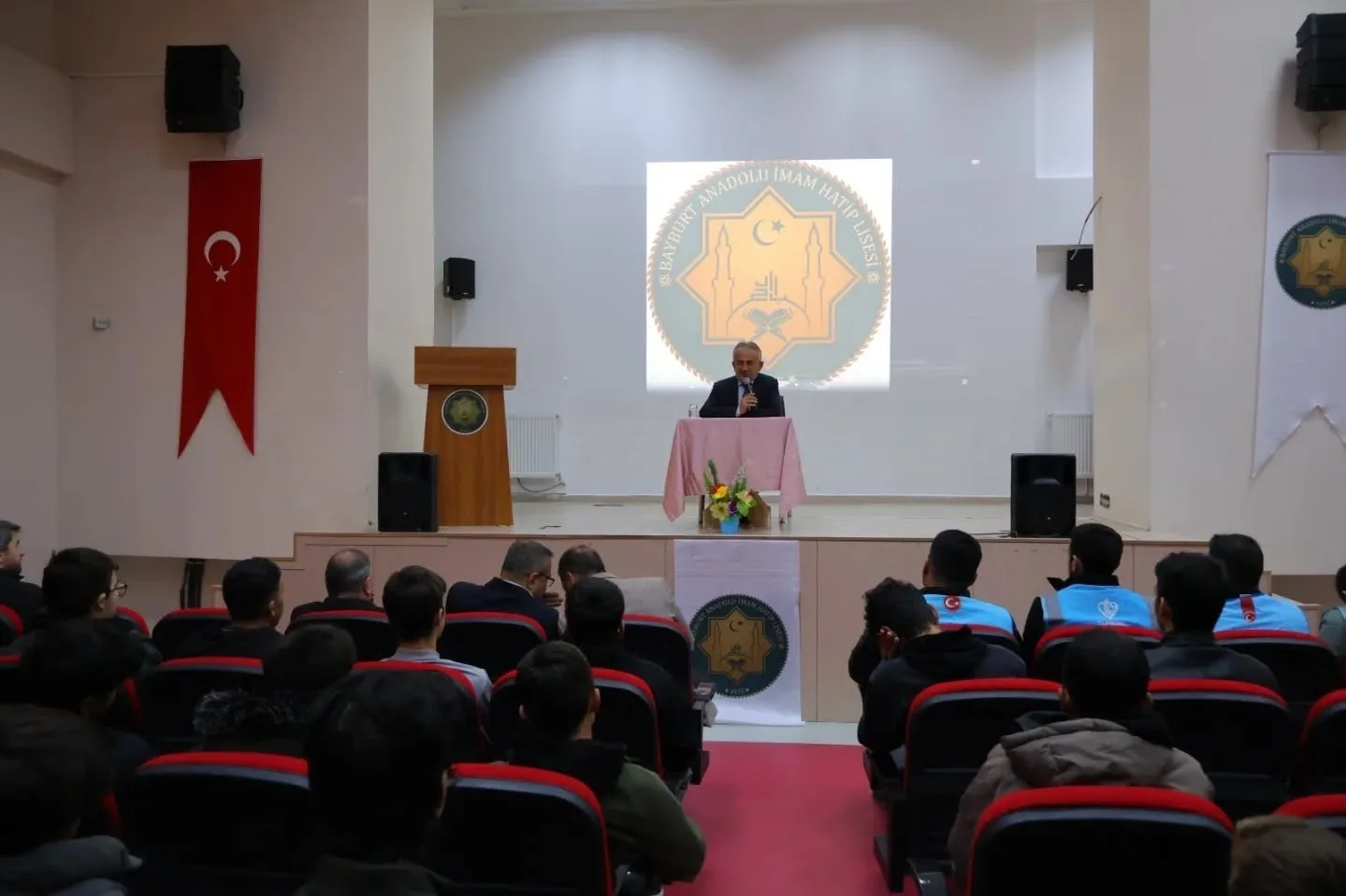 Bayburt İl Müftüsü Bayram Danacı, İmam Hatipliler Haftası dolayısıyla Bayburt