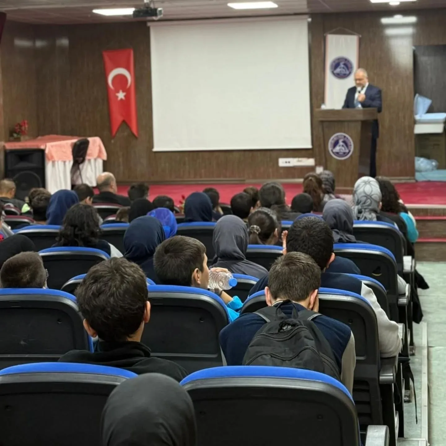 Bayburt İl Müftülüğü, Mevlid-i Nebi Haftası etkinlikleri kapsamında okullarda konferanslar