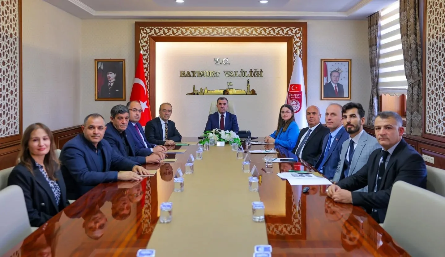 Bayburt Valisi Mustafa Eldivan başkanlığında Toprak Koruma Kurulu Toplantısı gerçekleştirildi.
