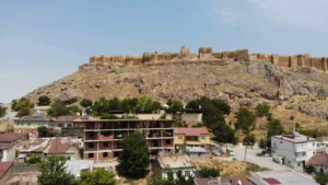 Bayburt Kent Konseyi, kentin tarihi eserlerinin Erzurum’da tutulmasına ve Bayburt