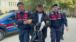 Samsun’da jandarmanın yaptığı aramada evindeki bazanın altına saklanmış 3 bin